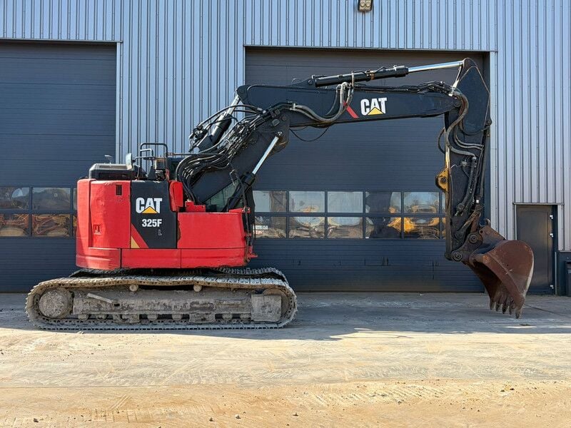 2018 Caterpillar 325FL Crawler Excavator
