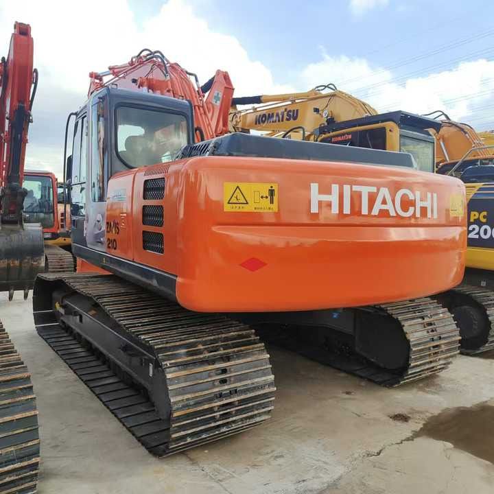 Гусеничный экскаватор Hitachi ZX200, 2023