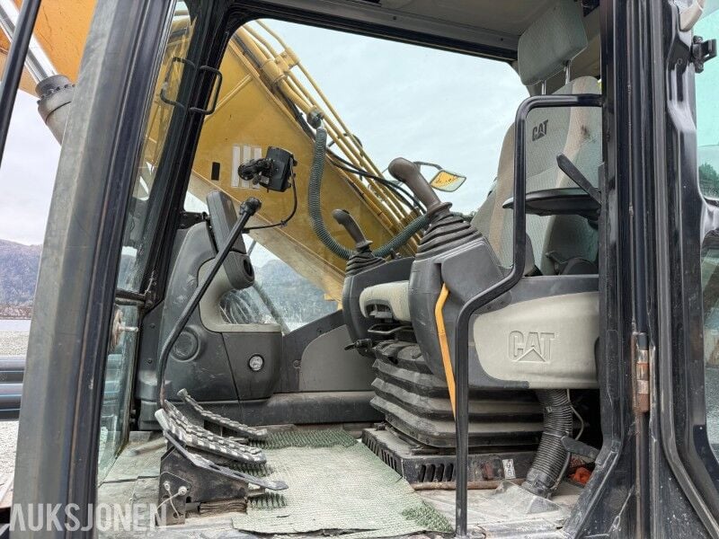 2011 Caterpillar 320DL Crawler Excavator