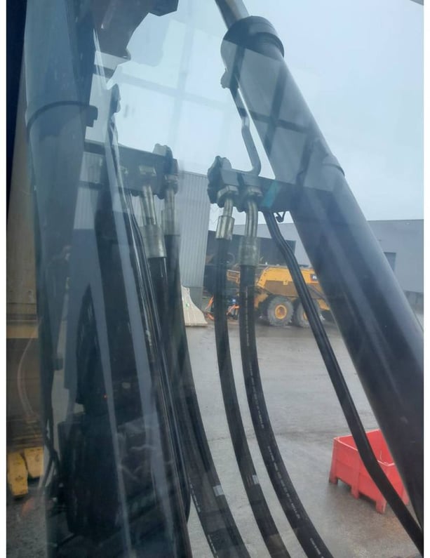 2019 Caterpillar 6015B Crawler Excavator