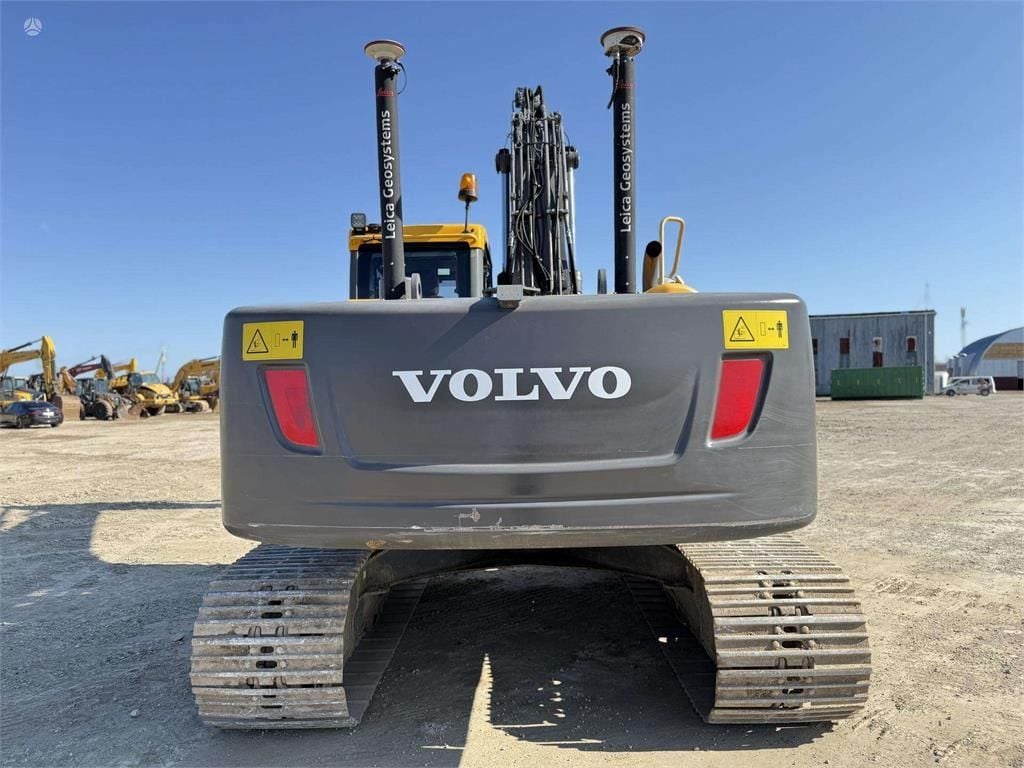 2011 Volvo EC210CL Crawler Excavator