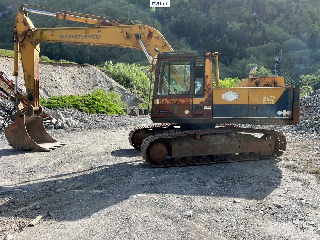 1998 Komatsu PC200-3 Crawler Excavator