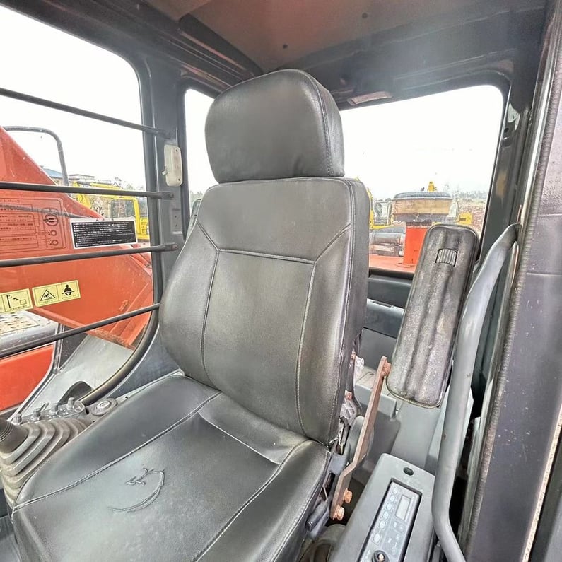 Hitachi ZX240 Crawler Excavator