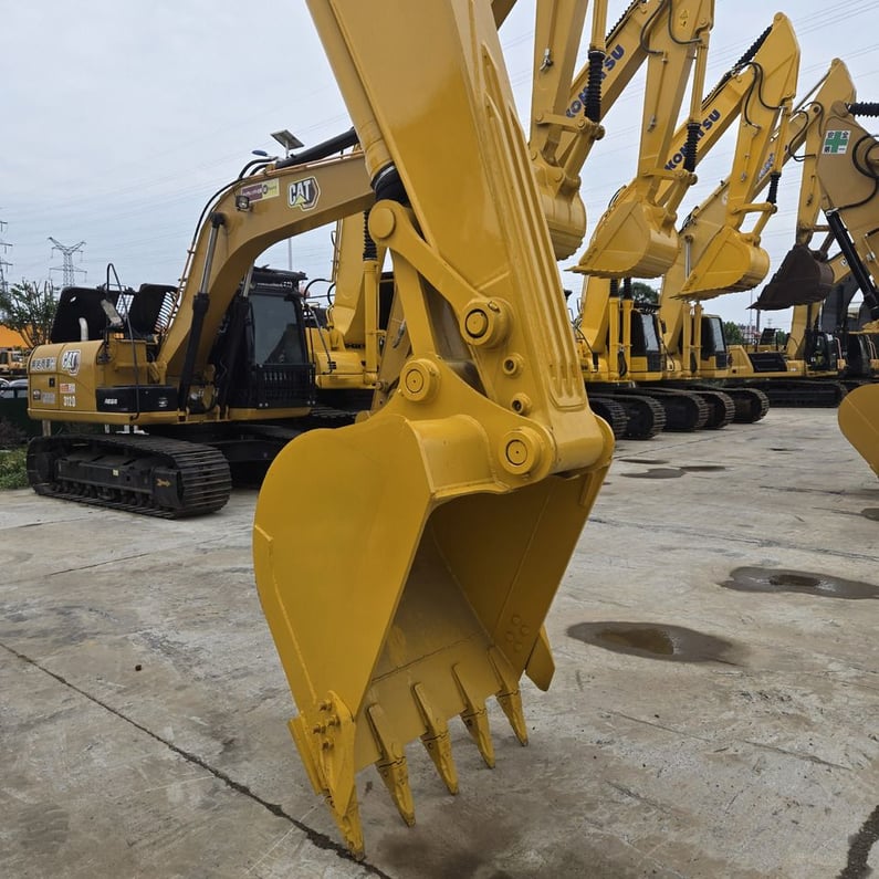 2023 Komatsu PC220-8 Crawler Excavator