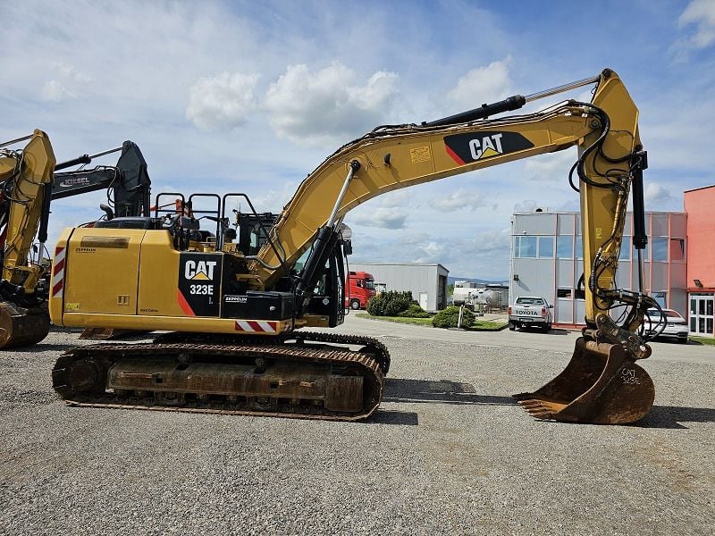 2015 Caterpillar 323EL Crawler Excavator