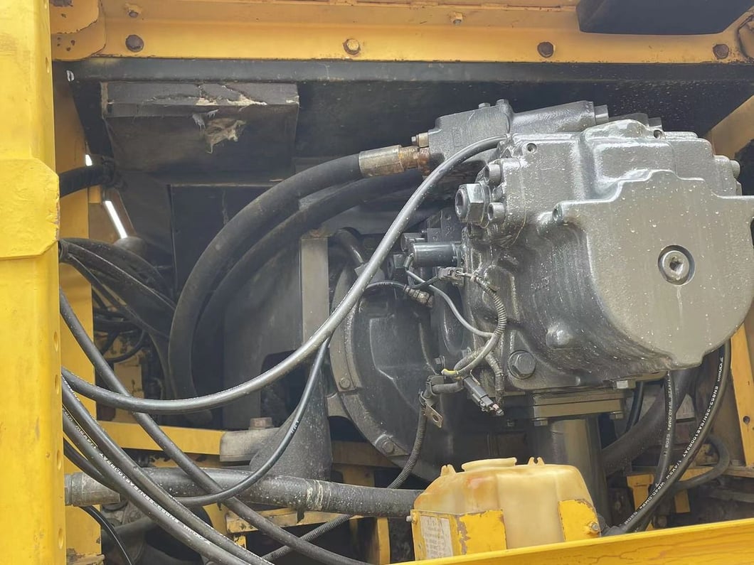 2022 Komatsu PC400-8 Crawler Excavator