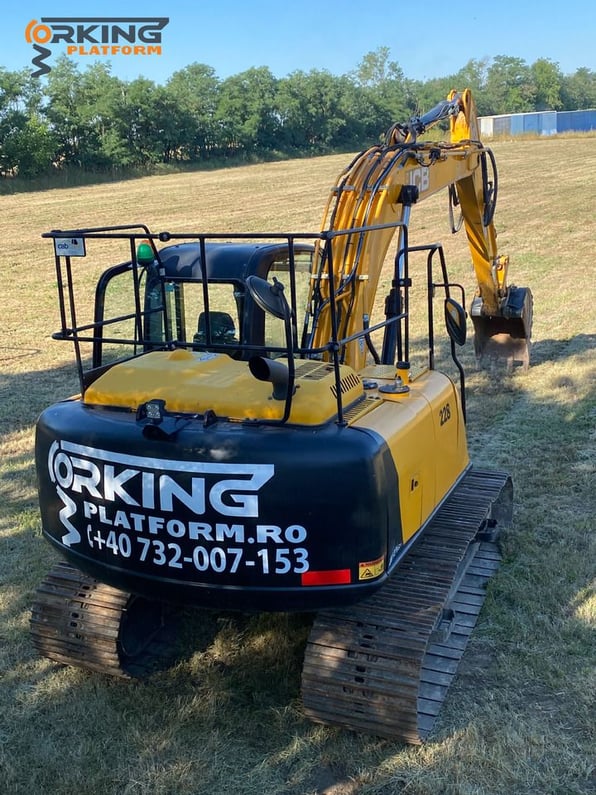 2019 JCB JS131LC