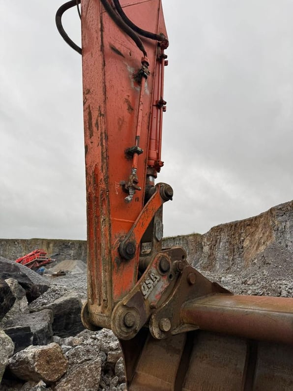 Excavator (2001)