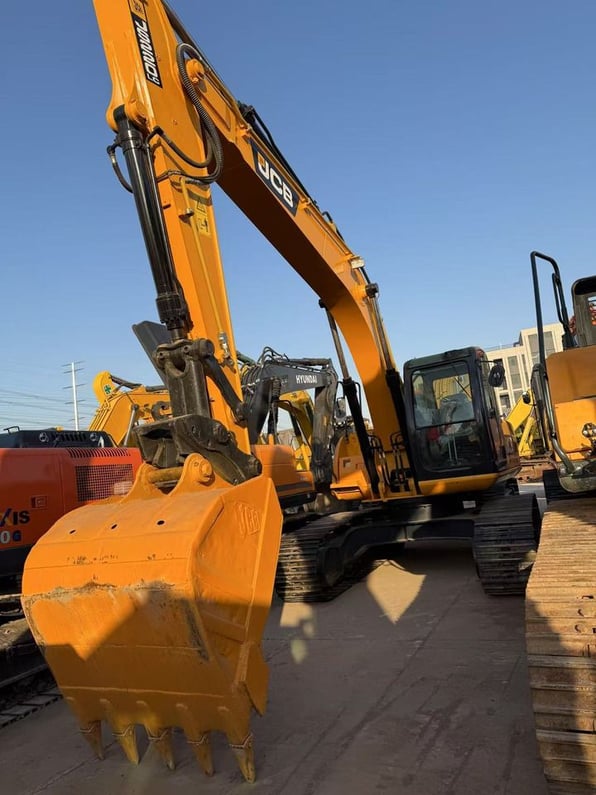 2015 JCB JS220LC Crawler Excavator