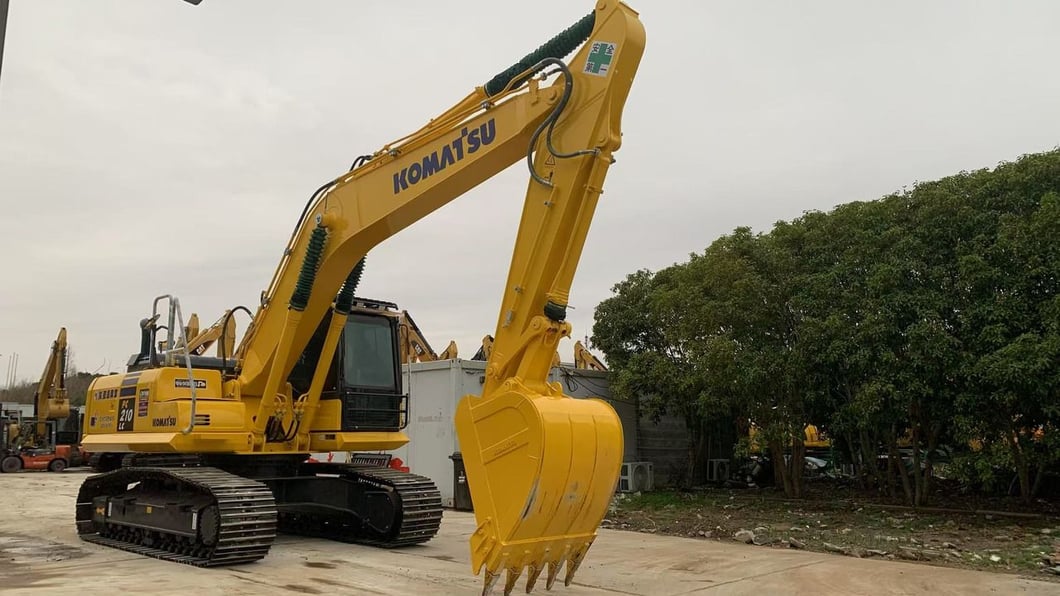 2021 Komatsu PC210 Crawler Excavator