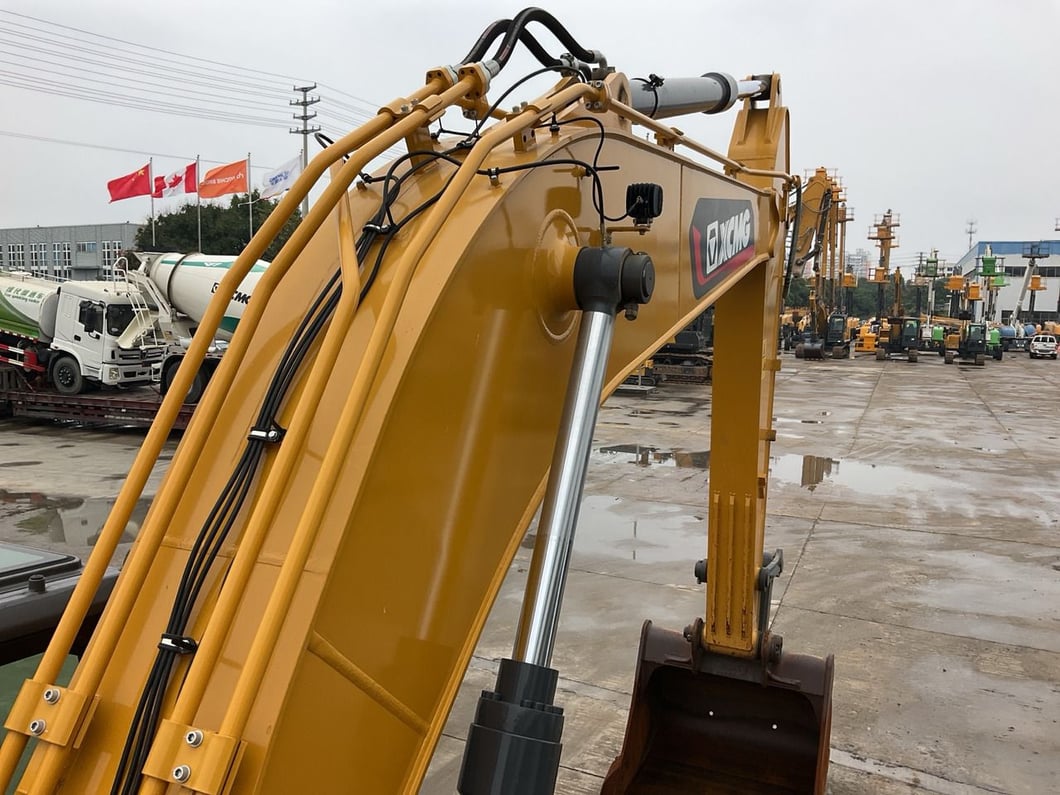 2025 XCMG XE245DK Crawler Excavator