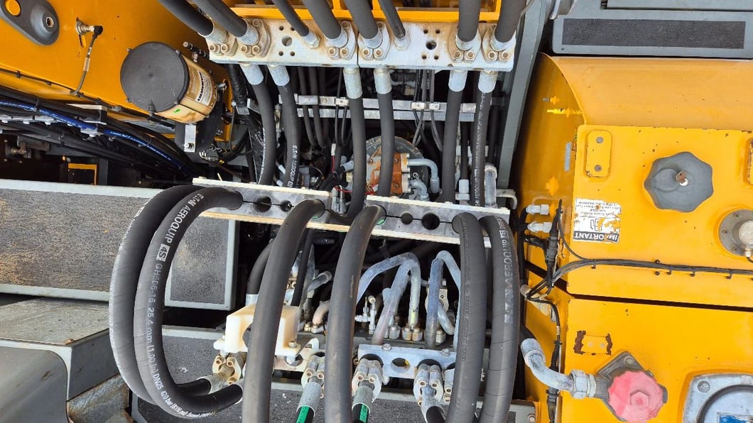 2017 Liebherr LH40 M Material Handler