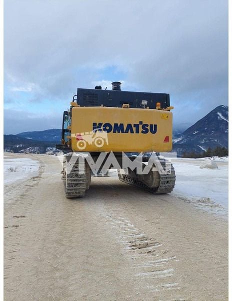 2017 Komatsu PC700LC-11 Crawler Excavator