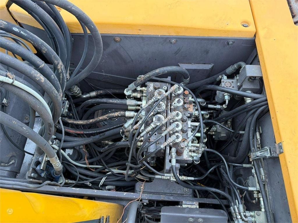 2004 Volvo EW140B Wheel Excavator