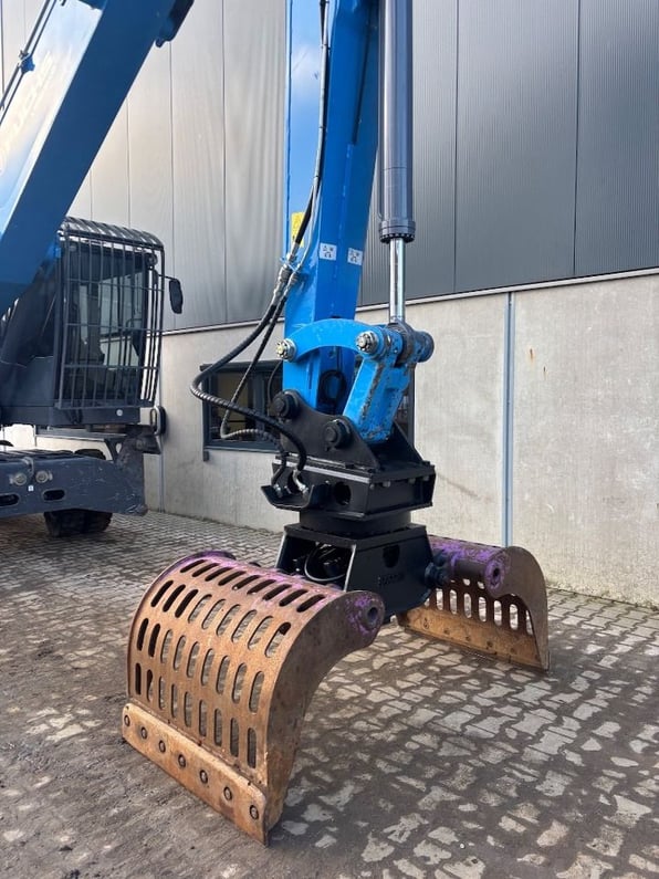 2022 Fuchs MHL331F Material Handler