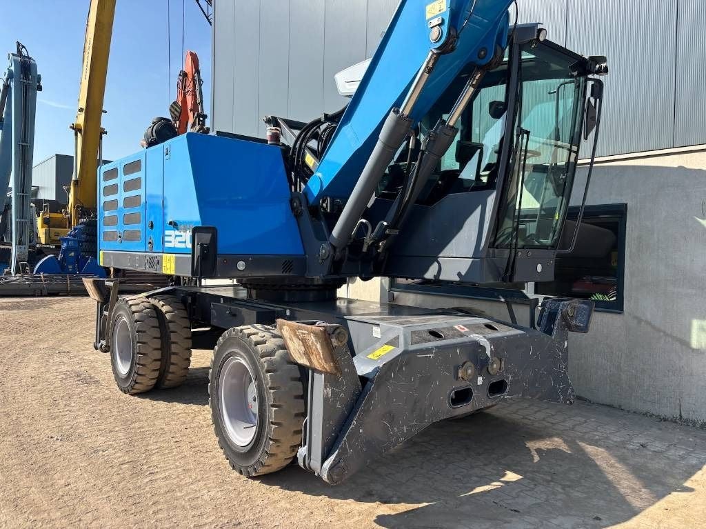 2018 Fuchs MHL320F Material Handler