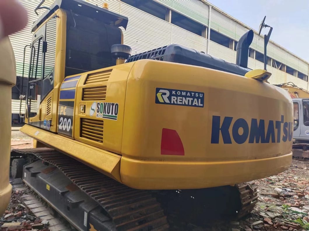2022 Komatsu PC200-8 Crawler Excavator