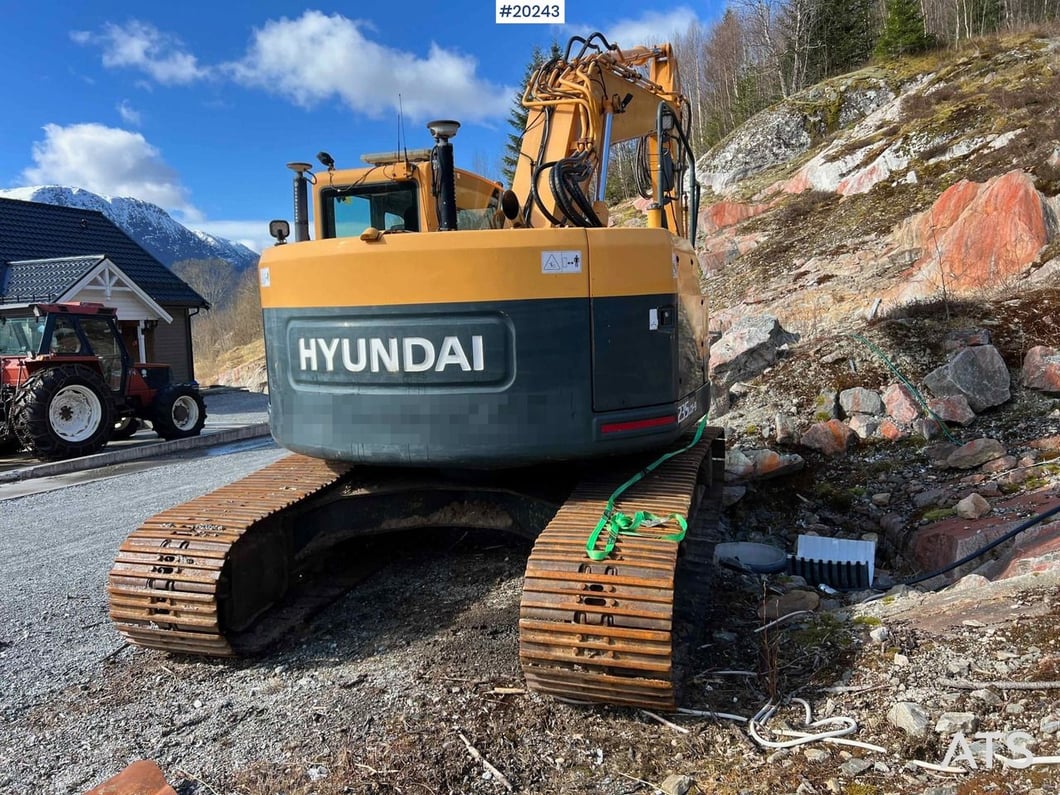 2012 Hyundai R235LCR-9
