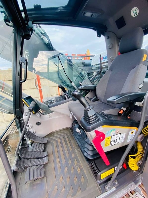 2021 Volvo EC300EL Crawler Excavator