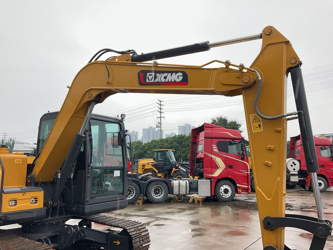 Crawler Excavator XCMG Used Tracked Crawler Excavator (2023)