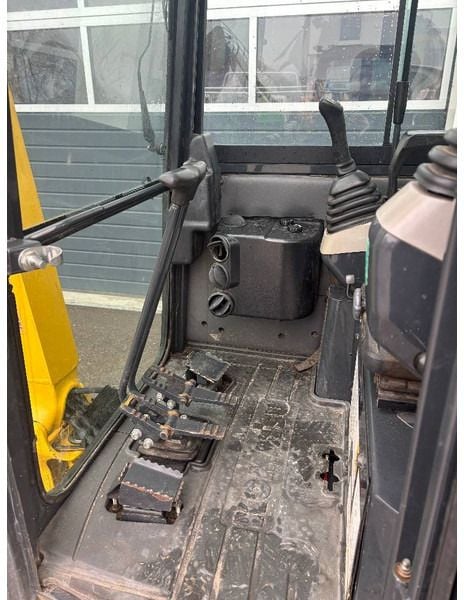 2018 Komatsu PC16R-3HS Mini Excavator