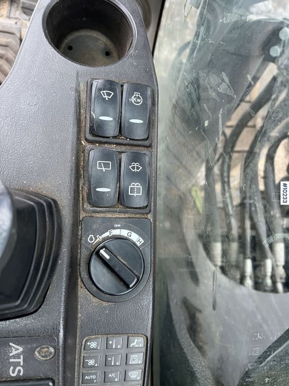 2013 Volvo EC180DL Crawler Excavator