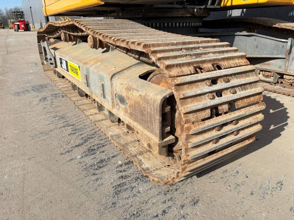 2021 Liebherr R945 Crawler Excavator