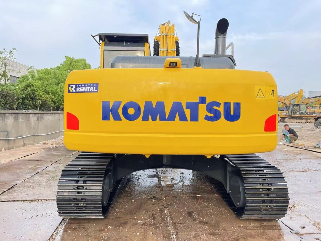 2022 Komatsu PC240LC-8 Crawler Excavator