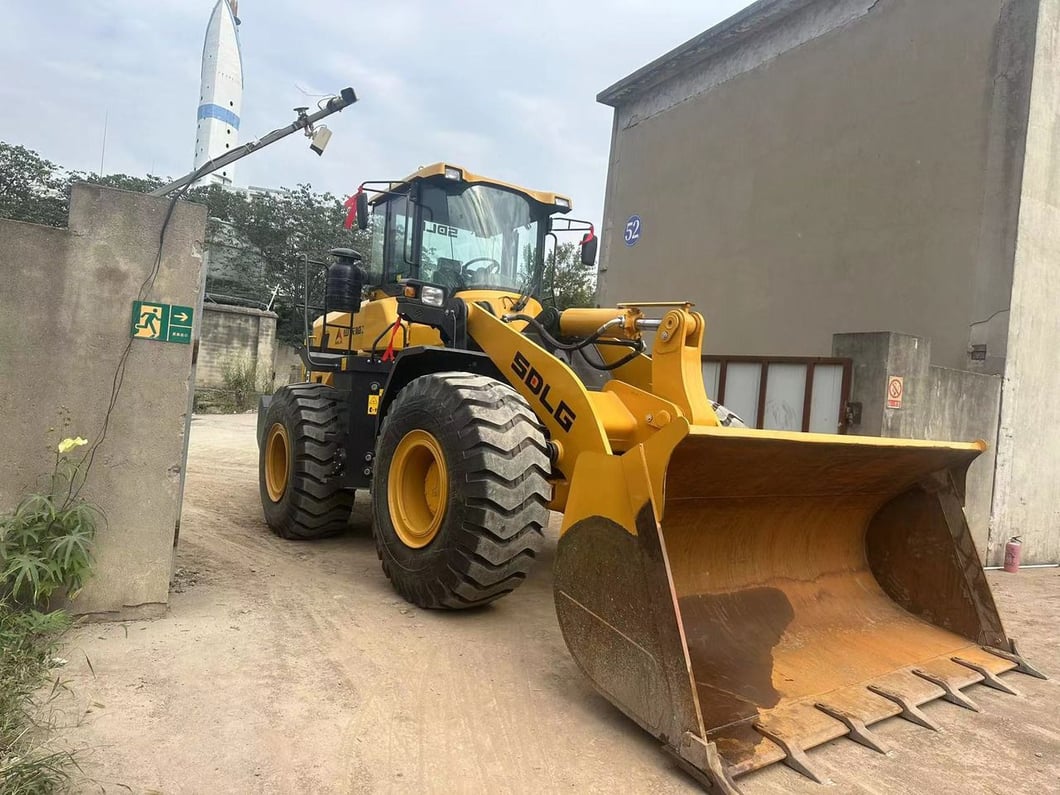 2022 SDLG LG956F Crawler Excavator