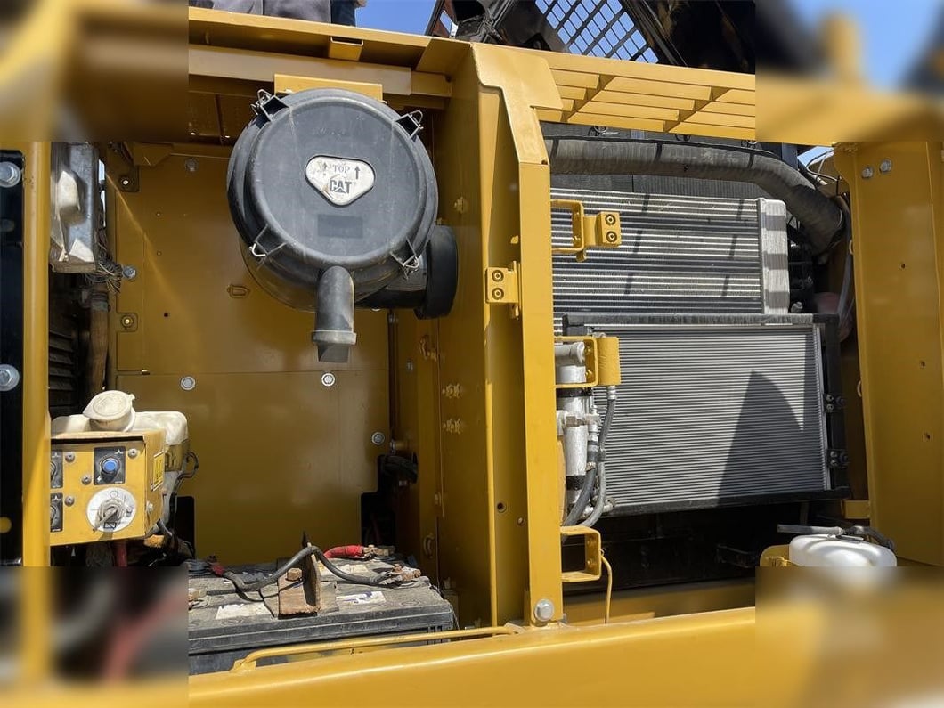2025 Caterpillar 320D2 Crawler Excavator