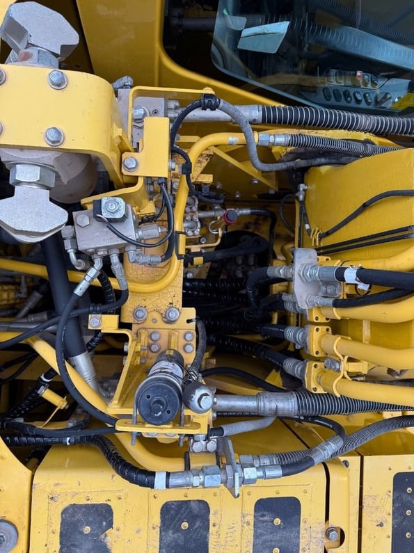 2020 Komatsu PC240LC-11 Crawler Excavator
