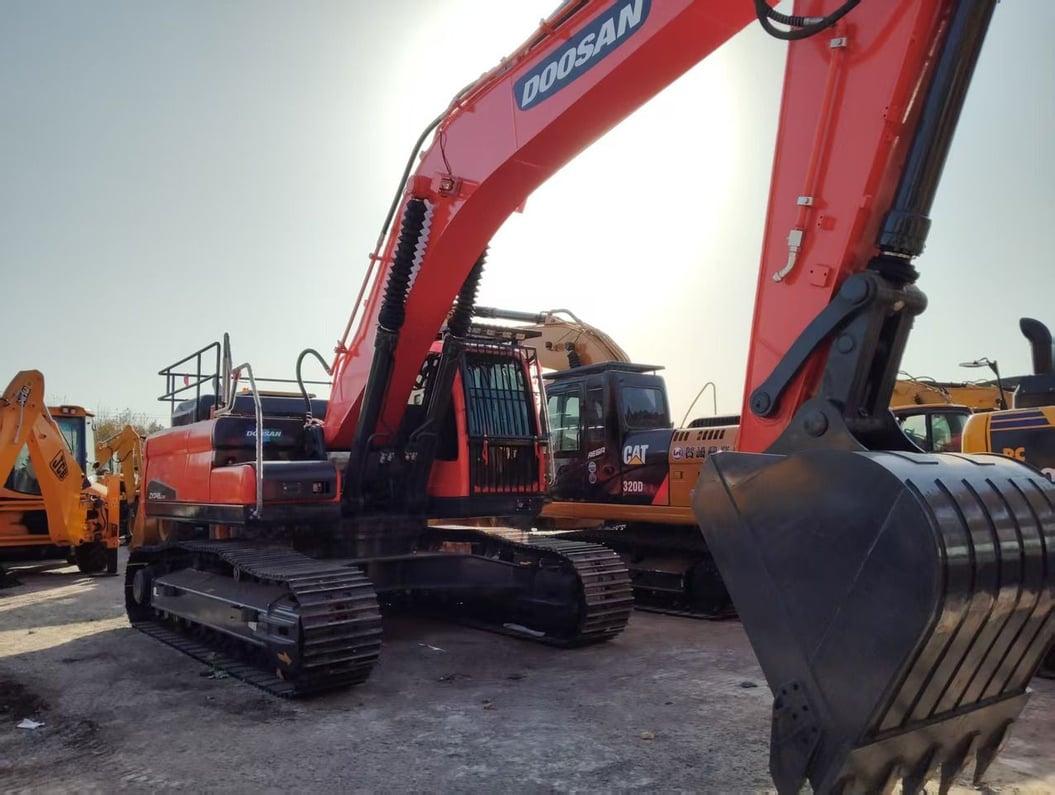 Doosan DX340 Crawler Excavator