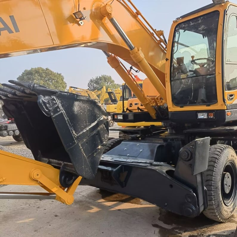 2025 Hyundai R210W-9 Wheel Excavator
