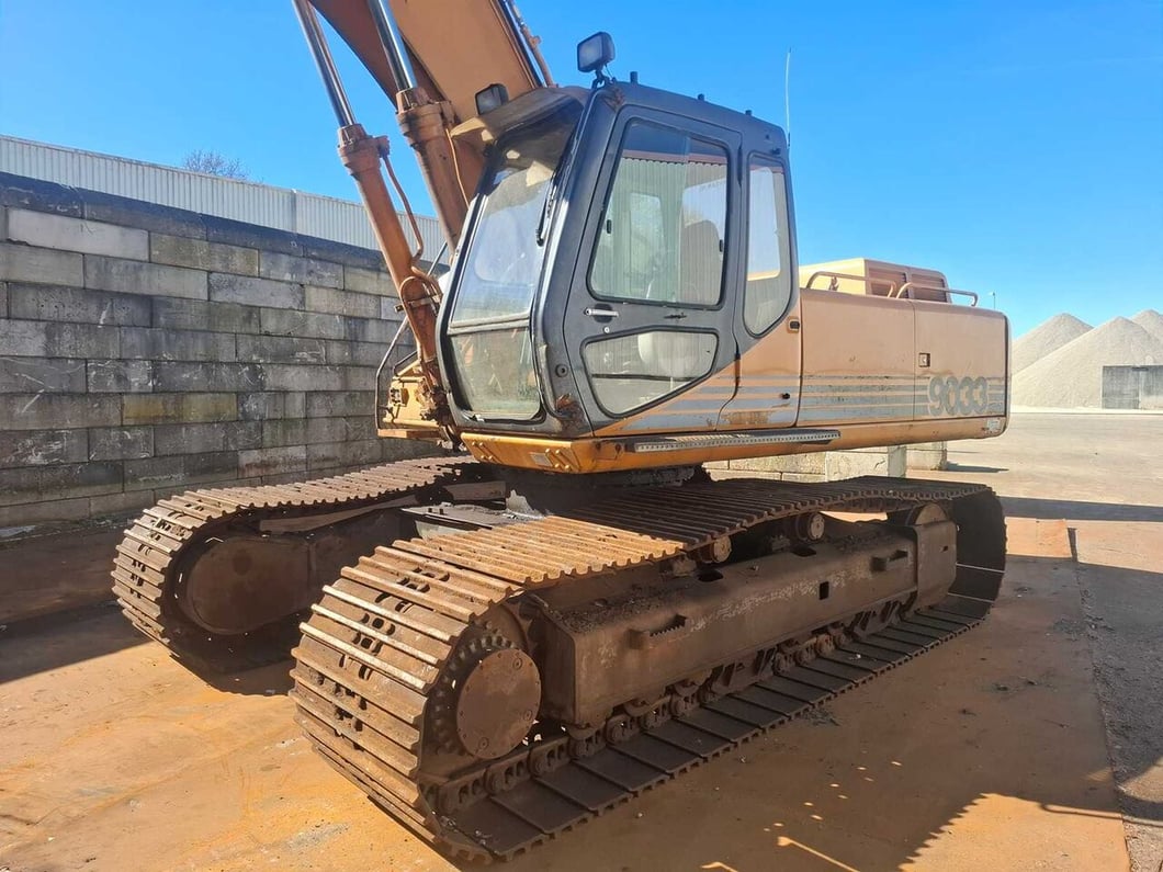 CASE 9033 Crawler Excavator