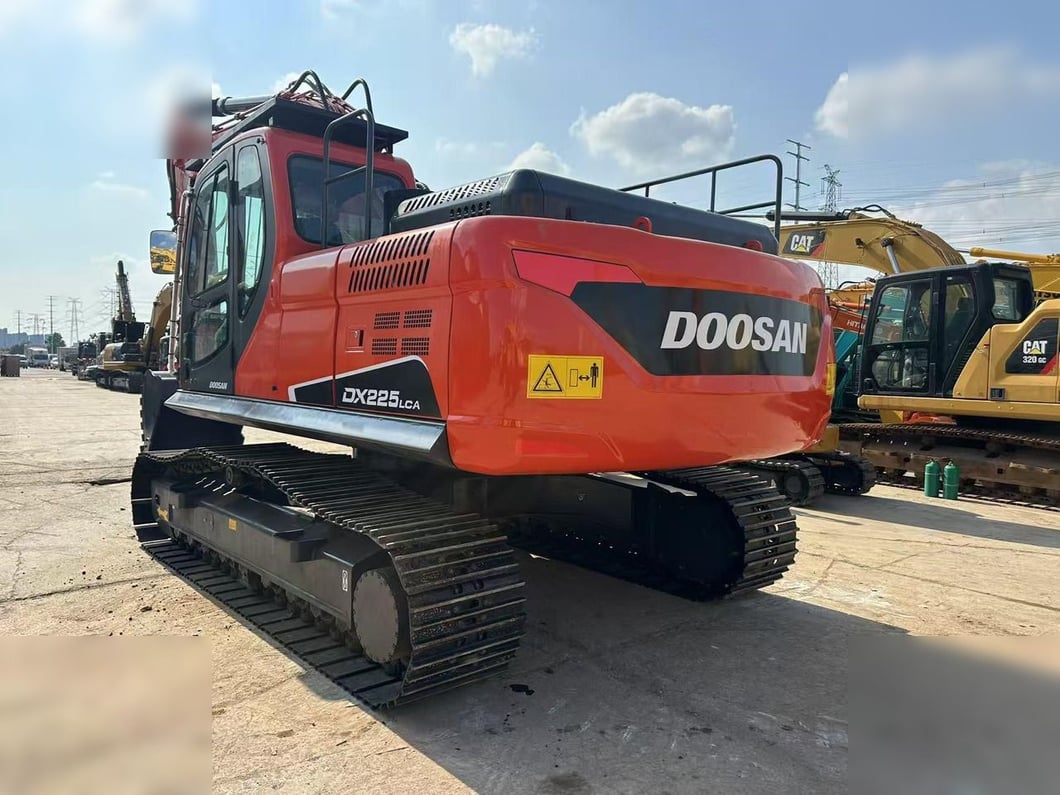 2020 Doosan DX225LCA Crawler Excavator