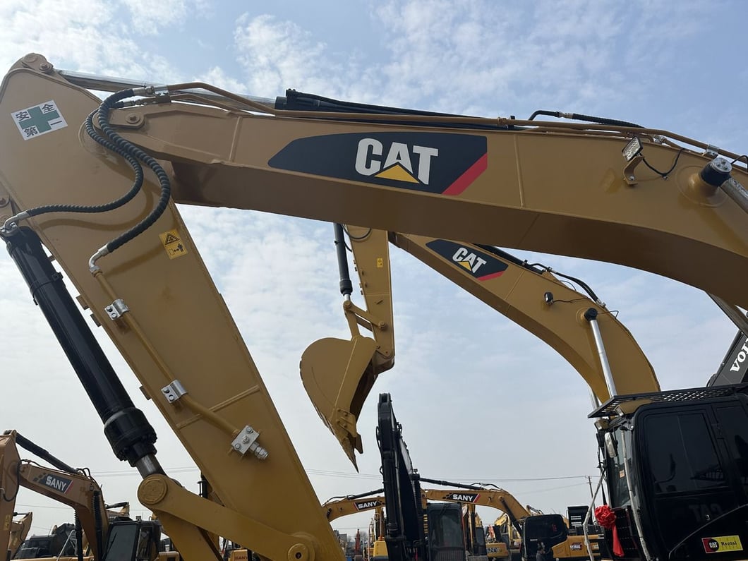 2023 Caterpillar 320D2 Crawler Excavator