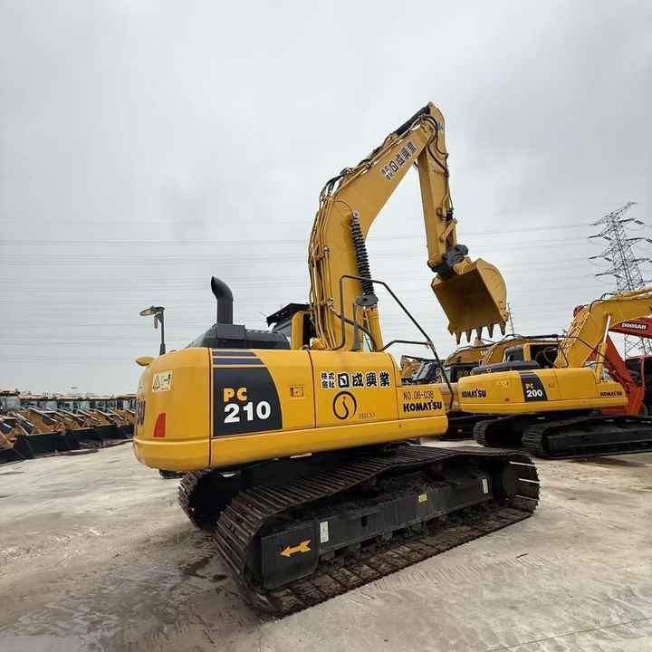 2020 Komatsu PC210-8 Crawler Excavator