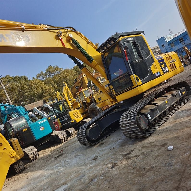 2023 Komatsu PC220-8 Crawler Excavator