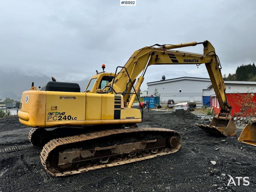 2001 Komatsu PC240LC-6K Crawler Excavator