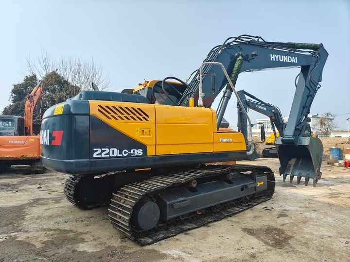 2020 Hyundai R220LC-9S Crawler Excavator