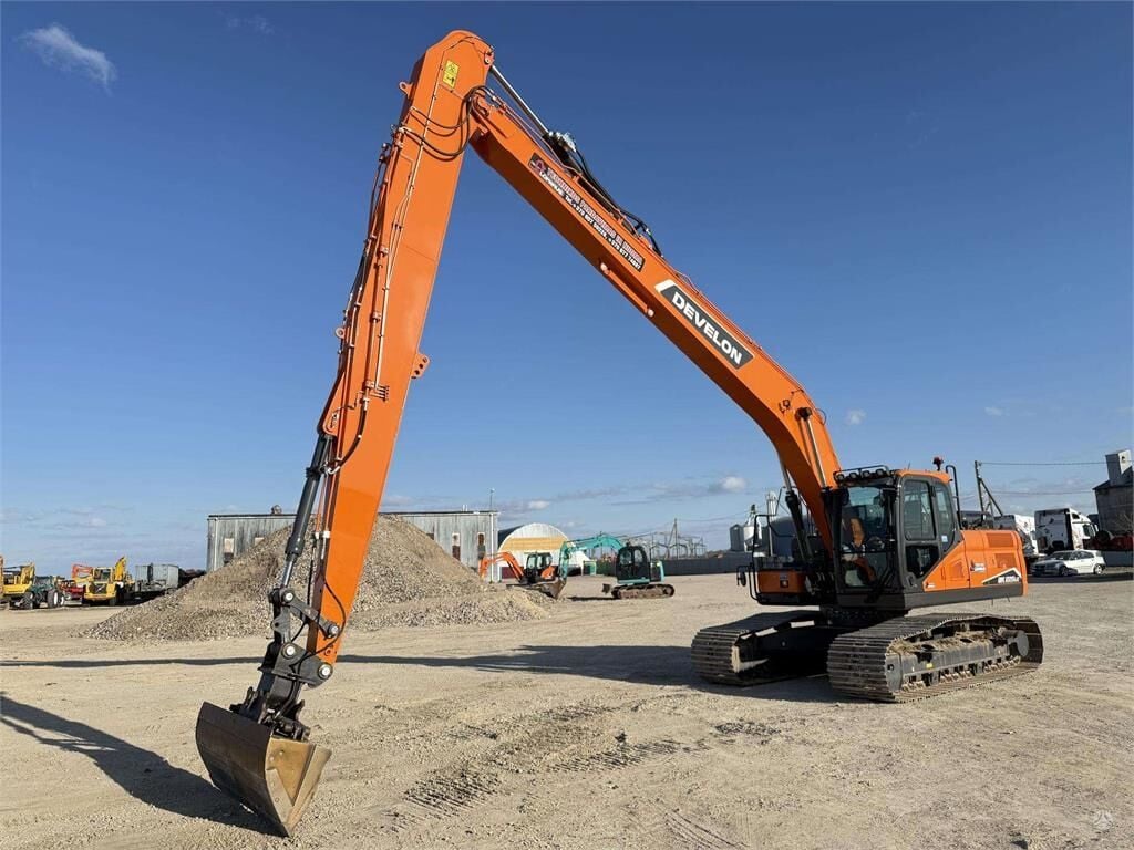 2024 Develon DX225 LC-7 Crawler Excavator