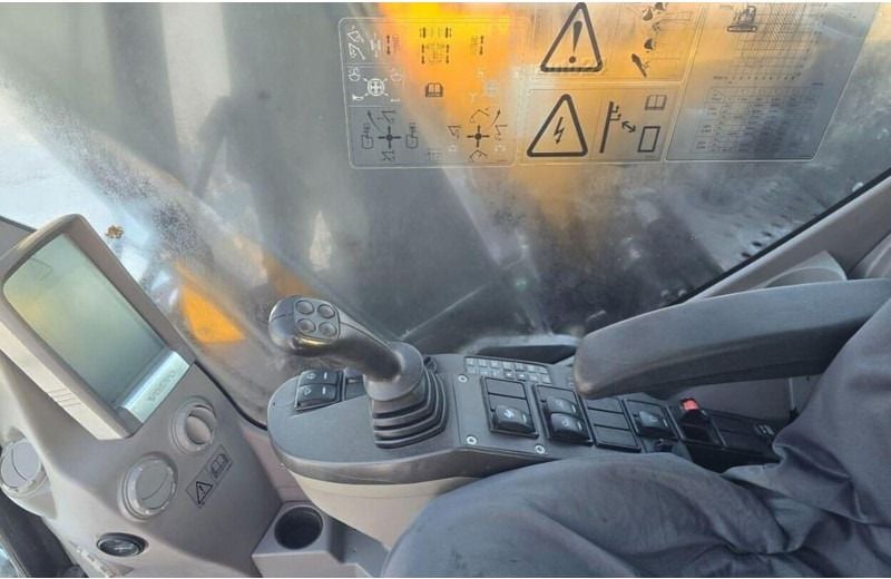 2018 Volvo ECR145CL Crawler Excavator