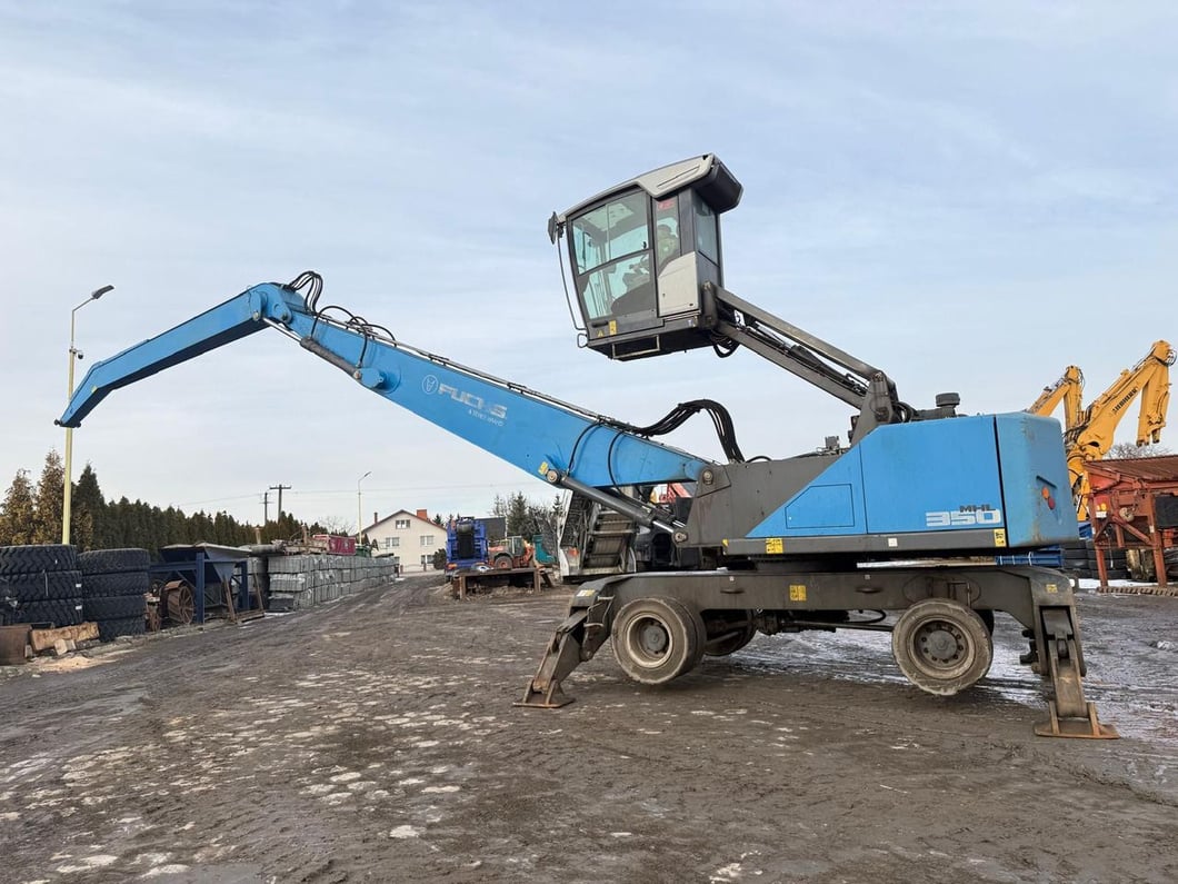 2017 Fuchs MHL350F Material Handler