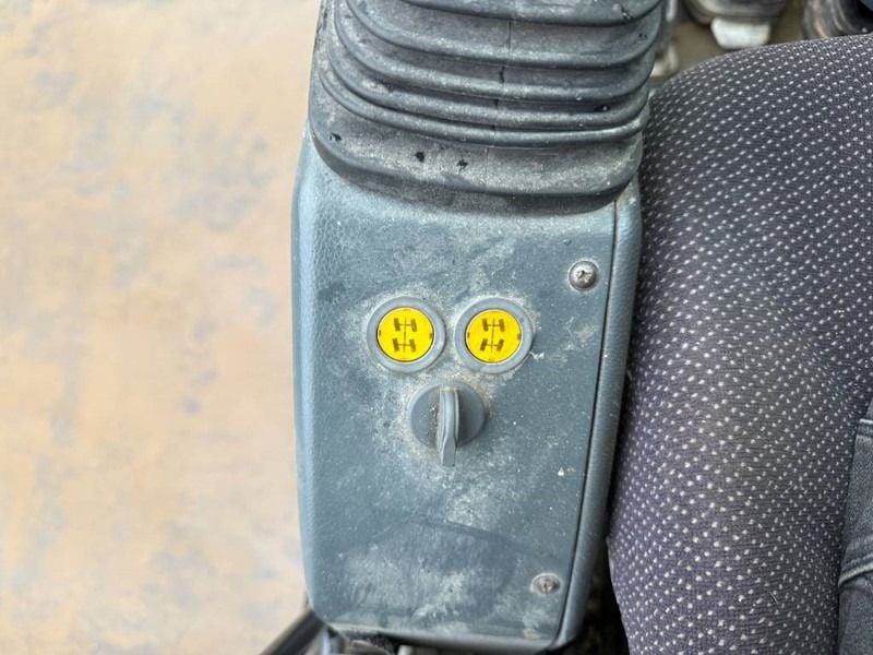 Liebherr A 309 – Hammer Lines / Quick Coupler (2011)