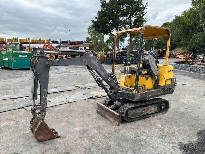 2000 Volvo EB12 Mini Excavator