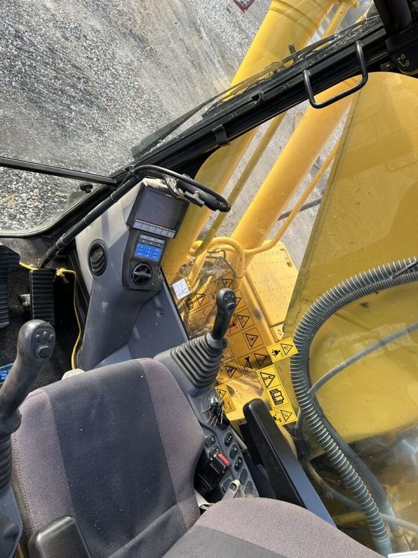 2021 Komatsu PC240LC-11 Crawler Excavator