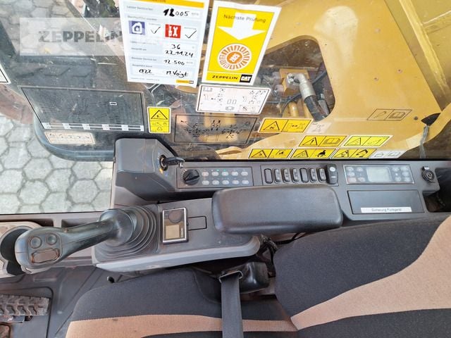 2020 Caterpillar 374FL Crawler Excavator