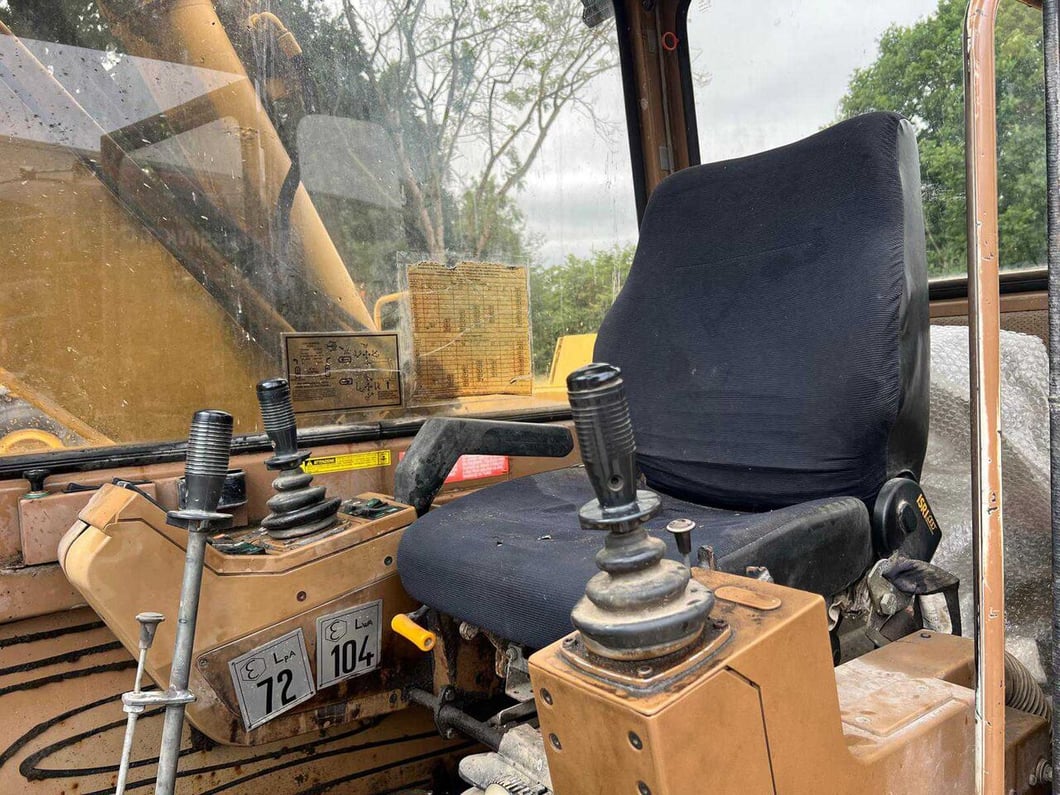 Caterpillar 211BLC Crawler Excavator