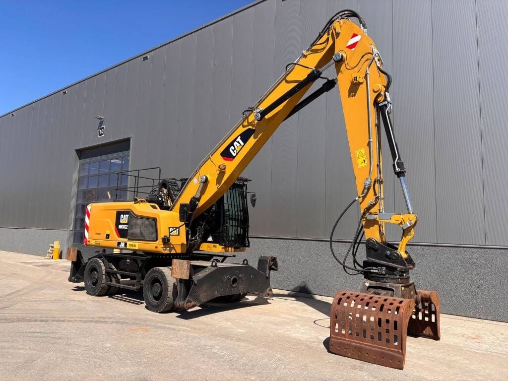 2017 Caterpillar MH3022 Material Handler