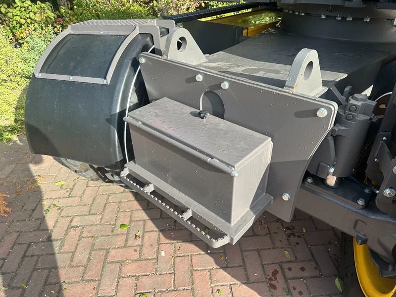 2025 Volvo EWR170E Wheel Excavator